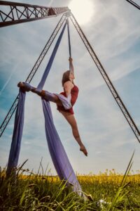 Read more about the article What to expect in your first Silks class by Rach Mayes